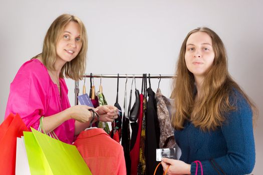 People on shopping tour