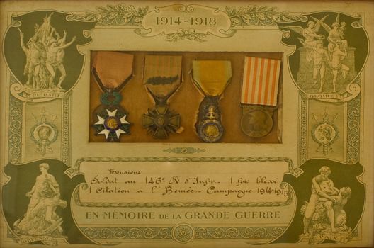 French world war 1 medals in original frame.