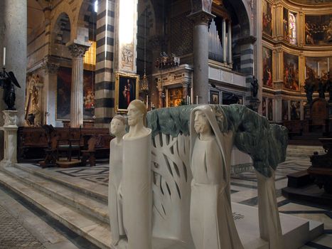 Duomu interior - Pisa, Tuscany Italy