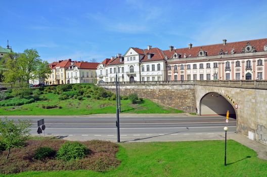 Old Town in Warsaw with trasa WZ tunnel entrance under it.