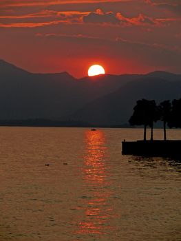 Evening tendency with Bardolino at the Lake if Garda. Abendstimmung bei Bardolino, Gardasee.
