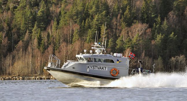 Norwegian coastguard at high speed