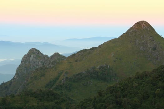 Doi Luang Chiang Dao. In the Doi Chiang Dao district, Chiang Dao Wildlife Sanctuary is the highest peak.Doi Luang Chiang Dao. (Distortion of the villagers in the area as a high mountain with a star) has an inverted cone of high limestone mountains, 2195 meters above sea level.
