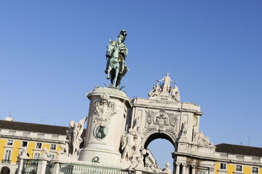 Famous arch at the Praca do Comercio showing Viriatus, Vasco da Gama, Pombal and Nuno Alvares Pereira