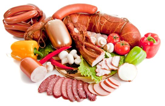 sliced sausages with vegetables and red papper for site