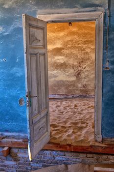 desert taking over the town of kolmanskop ghost town namibia 