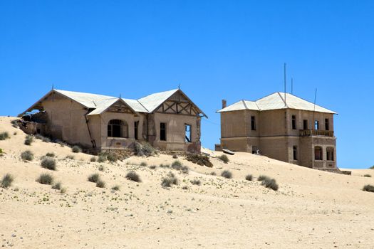 house in ruins at kolmanskop ghost town near luderitz namibia 