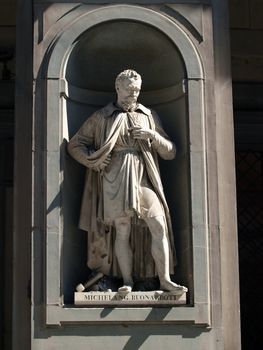 Michelangelo in the Niches of the Uffizi Colonnade, Florence. The niches beneath the porticos of the Uffizi Gallery were originally designed by Vasari purely as architectural features but by the first half of the 19th Century they were occupied by 28 statues of famous people from the worlds of politics, art, literature, science, the judiciary and also religious figures.