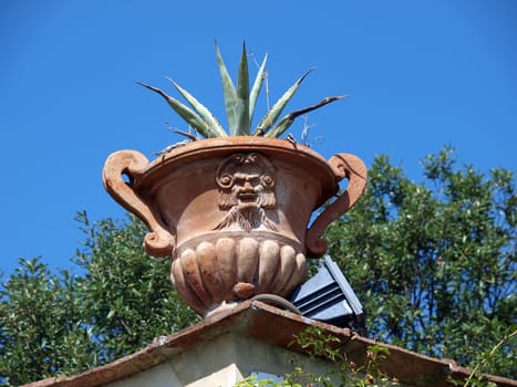 Florence - ceramic bowl decorated in the Boboli Gardens