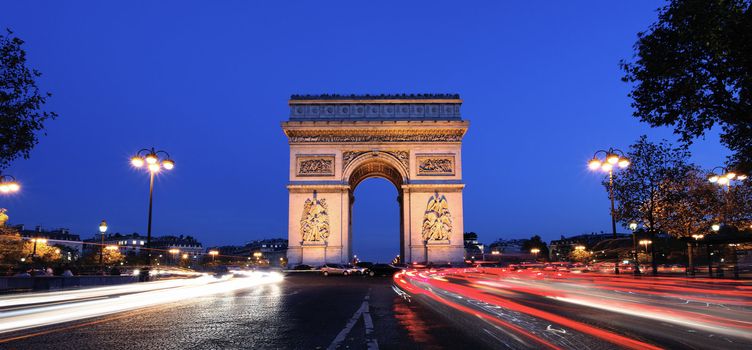 Panoramic view of Arc de Triomphe by night