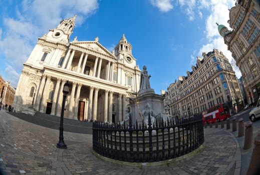 The statue of Queen Anne, standing outside the west front of St. Paul's Cathedral. The City of London, the United Kingdom. Shot made ​​fisheye lens