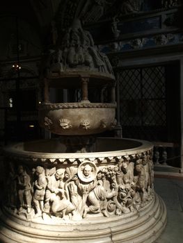 Lucca - San Frediano Church - interior