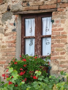  Monteriggioni, medieval village in Tuscany