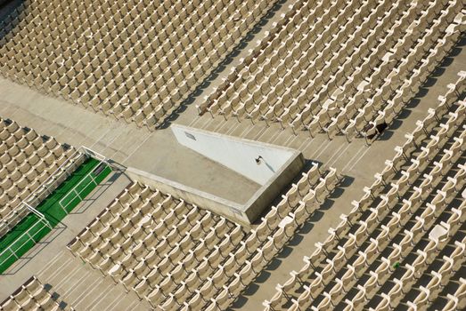 parterre seen from above with rows of chairs