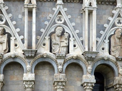 Pisa - Baptistery - diversity of architectural ornaments