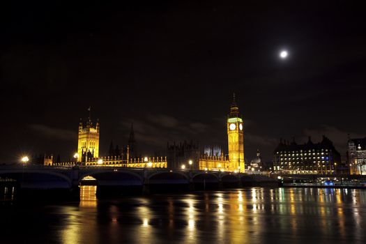 The houses of parliament and Big Ben illuminated at night