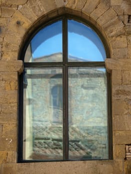  Beautiful ancient windows - Tuscany, Italy