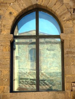  Beautiful ancient windows - Tuscany, Italy