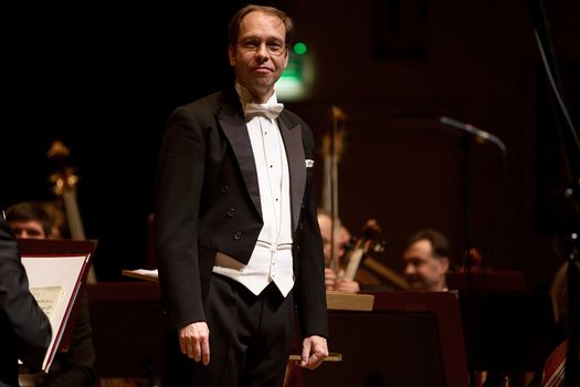 Piotr Borkowski (born 1963 in Warsaw) - conductor, graduated from the Academy of Music. Chopin in Warsaw in the conducting class of prof. Bogusawa Madey. Conductor in Gorzow Wielkopolski Philharmonic.