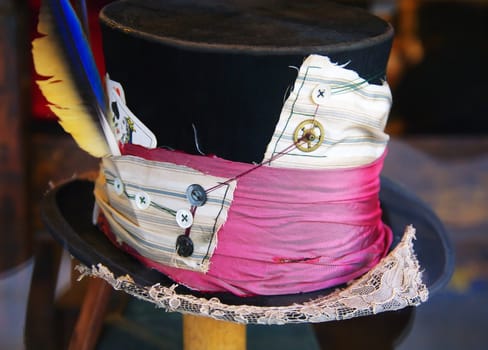 Alternative top hat with a particular design