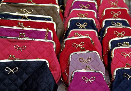 Number of purses with diffenrt colors and sizes