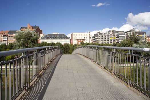 View of the bridge in Leon