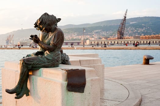 Le Sartine, Statues in Trieste - Italy