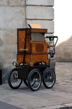 barrel organ in the street