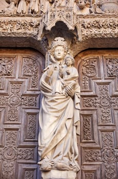 View of Virgin Mary statue on the Leon Cathedral, Spain