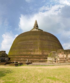 The Rankot Vihara or the Golden Pinnacle Dagoba in Polonnaruwa, 12th century