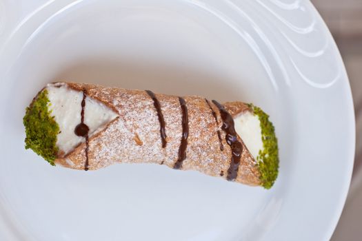 Cannoli siciliani - Sicilian pastry on a dish