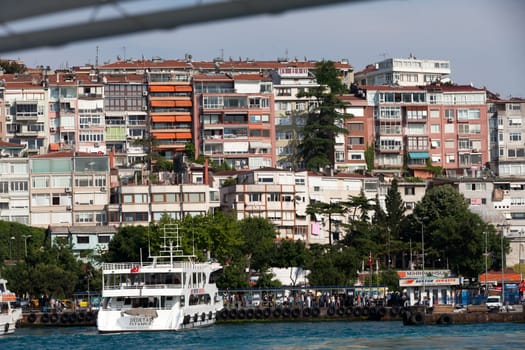 	Istanbul - the cruise through the strait of Bosphorus