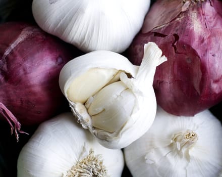 White Garlic and red onion