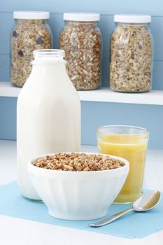 Delicious and healthy crunchy oats cereal, popular around the world, and often eaten in combination with yogurt or milk. 