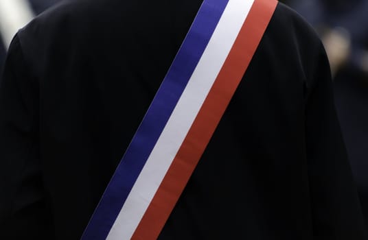 the official french tricolor banner