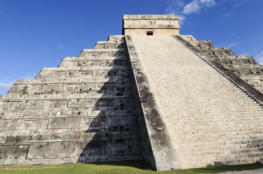 Chichen Itza feathered serpent pyramid, Mexico 