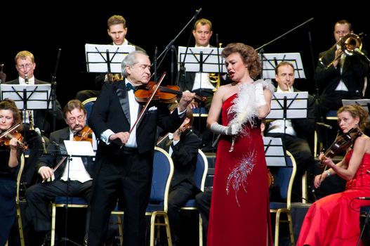 Conductor Peter Guth, singer Monica Mosser and Strauss Festival Orchestra Vienna in concert Crocus City Hall. 
Moscow - November 17, 2010