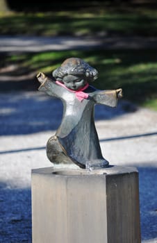 Charleston SC little girl statue fountain