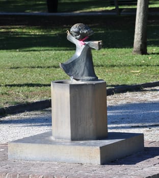 Charleston SC little girl statue fountain