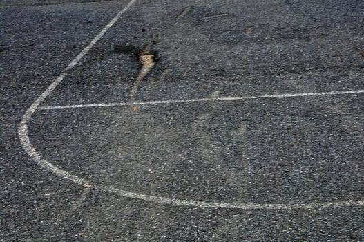 A basketball freethrow line looks like a smile