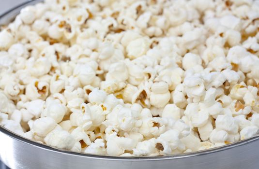 Photo of popped popcorn  in frying pan