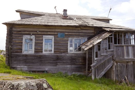 Post Office building in the village Kovda. Summer Landscape