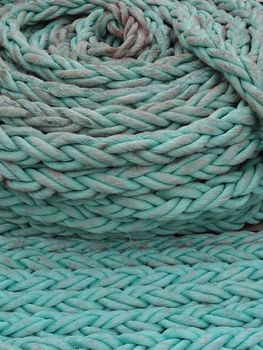 close up photo of green rope