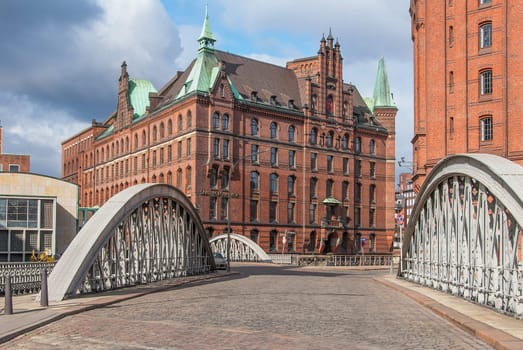 Old Warehouse District - Neuerwegsbrücke