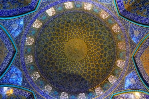 Dome of Mosque Ghal-e-Tabarok a Isfahan: Iran