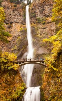 Multnomah Falls Waterfall Autumn, Fall Bridge Columbia River Gorge, Oregon, Pacific Northwest