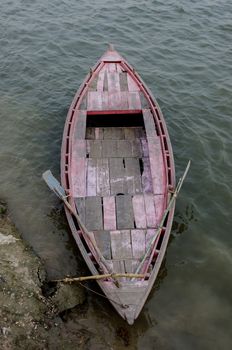 fishermen's boats on the shores of the Ganges