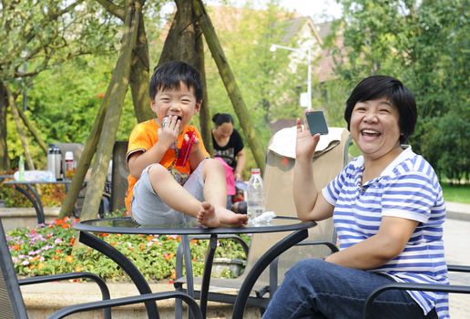 kid playing with his aunt