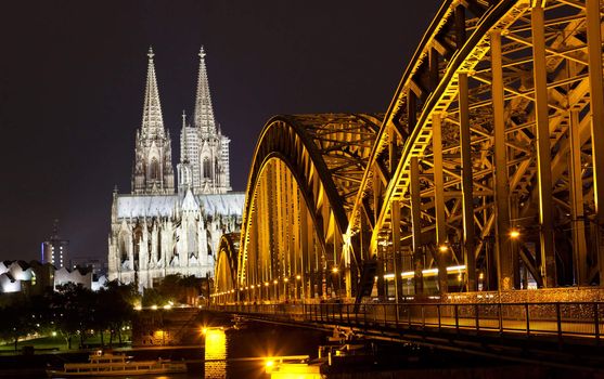 View of Cologne and the Cologne cathedral in the night