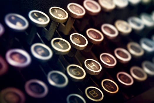 Close-up picture of a keyboard from a vintage typewriter